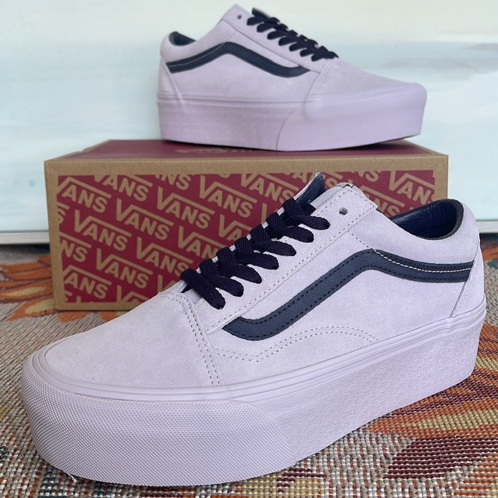 Women’s Vans Old Skool Stackform
Suede Lavender
VN0009PZLAE
Platforms Sneakers